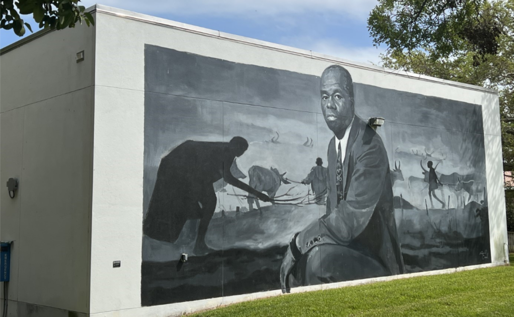 The hidden stories behind city murals inspire locals 