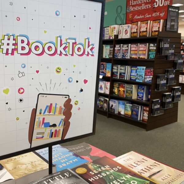 From BookTok to bookshelfs: Tampa Bay readers are driving a bookstore comeback