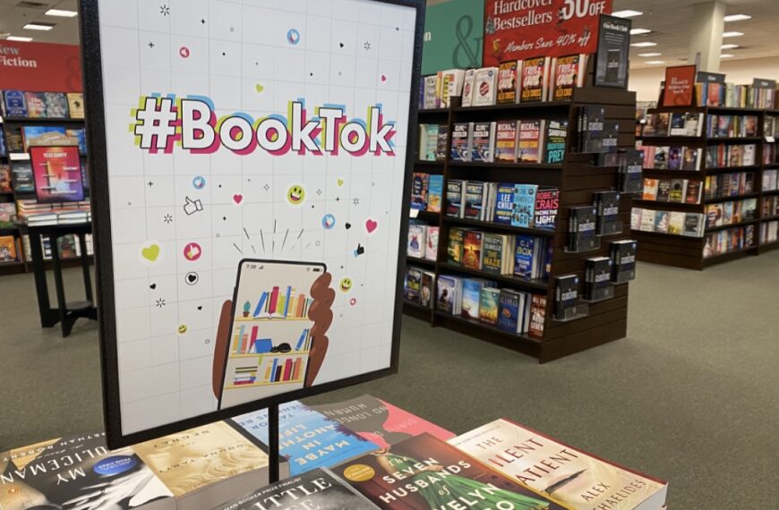 From BookTok to bookshelfs: Tampa Bay readers are driving a bookstore comeback